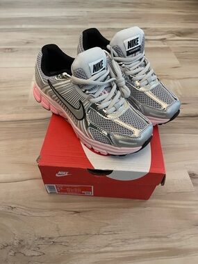 Nike women’s zoom veromo 5 pink size(6.5)